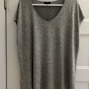 Studio Heather Gray V-Neck Short Sleeve Top